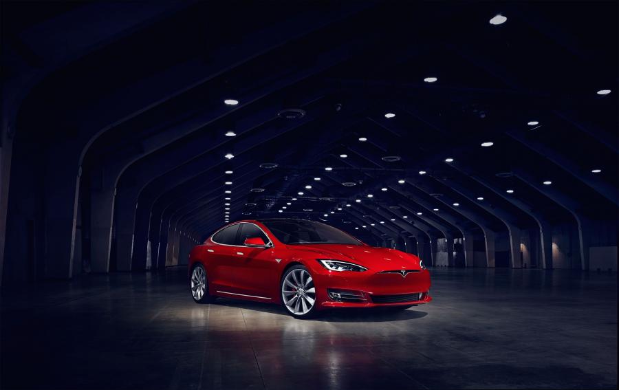  Tesla Model S P90D 2016 года  (фото 1 из 6)